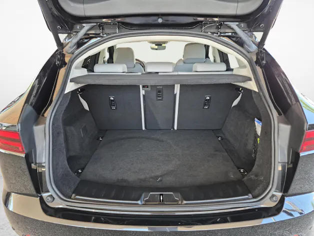 Jaguar E-Pace 1.5 T 300e R-Dynamic HSE AWD / ab 0,99% Leasing bei Abschluss einer Protect Autoversicherung
