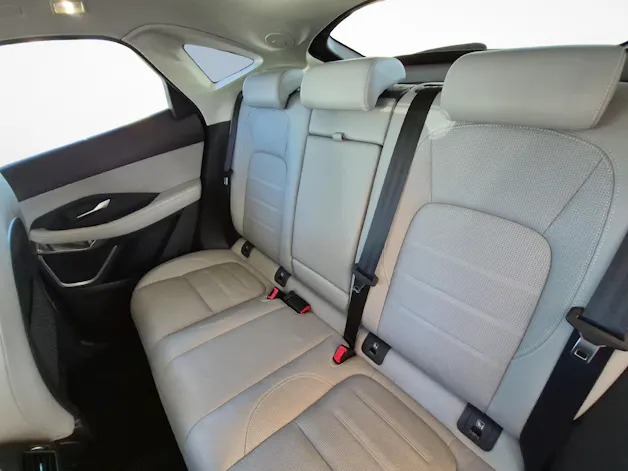 Jaguar E-Pace 1.5 T 300e R-Dynamic HSE AWD / ab 0,99% Leasing bei Abschluss einer Protect Autoversicherung