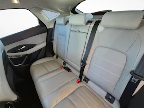 https://vehicle.imgix.net/4326225/0b9b612a-d4a8-423e-ac26-3c8e3676afaa.jpg