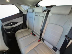 Fahrzeugbild JAGUAR E-Pace 1.5 T 300e R-Dynamic HSE AWD / ab 0,99% Leasing bei Abschluss einer Protect Autoversicherung