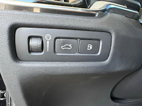 https://vehicle.imgix.net/4326228/85380c9c-46e6-4035-bde0-b1bfaac71a2c.jpg