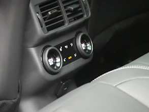 https://vehicle.imgix.net/4326383/780df398-420d-400c-b2ce-a8f09e4ef522.JPG