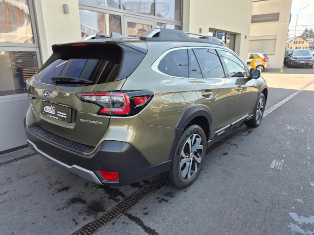 Subaru Outback 2.5i Luxury