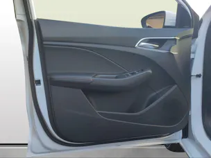 MG 3 1.5 Hybrid Luxury