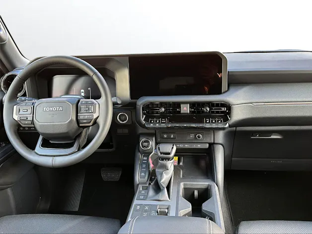 Toyota Land Cruiser 2.8 D 48V Style