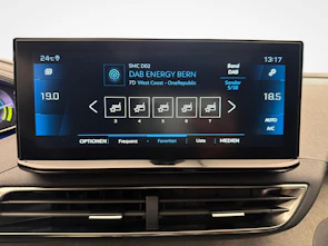 Fahrzeugbild PEUGEOT 3008 1.2 Hybrid GT