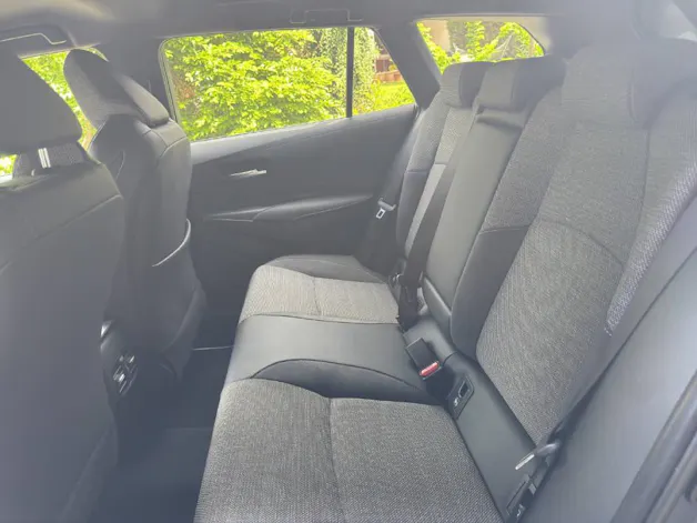 Toyota Corolla Touring Sports 2.0 HSD Swiss Edition