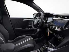 https://vehicle.imgix.net/4326766/1bff1eb4-fcef-4bfe-ac67-2f8c344748c9.jpg