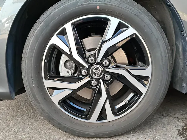 Toyota Yaris 1.5 VVT-i HSD Trend