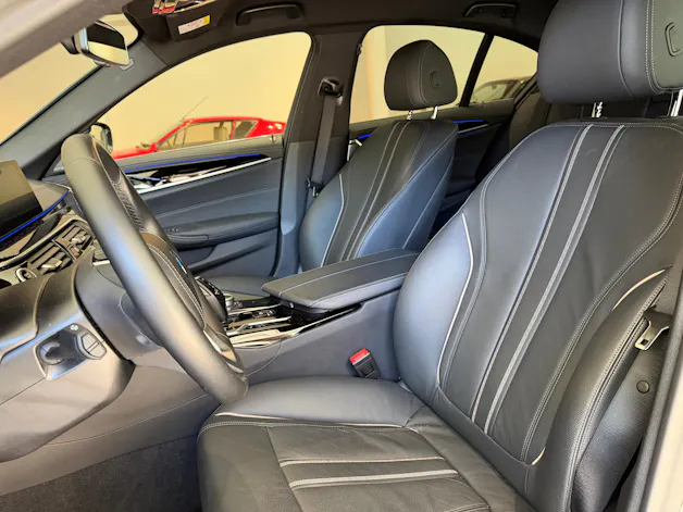 BMW 530i xDrive 48V Luxury Line Steptronic