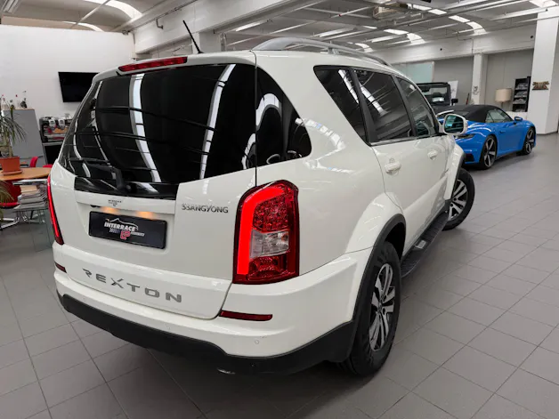 KGM -SsangYong Rexton RX200 e-XDi Sapphire 4WD Automatic
