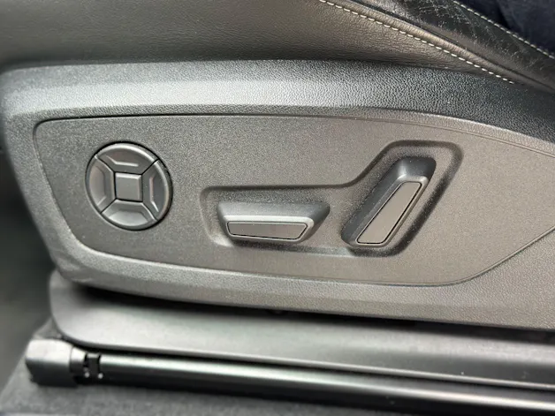 Audi Q3 45 TFSI e S line Attraction S-tronic