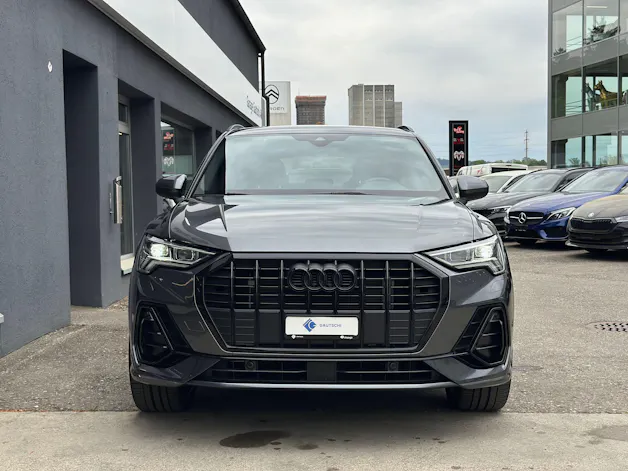Audi Q3 45 TFSI e S line Attraction S-tronic