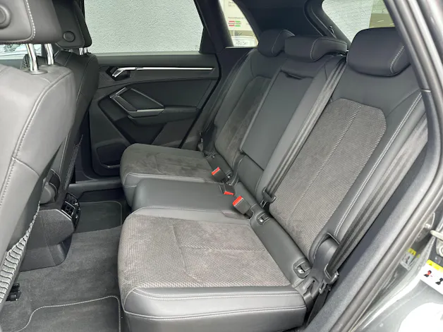 Audi Q3 45 TFSI e S line Attraction S-tronic