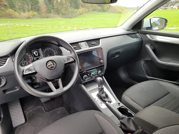 Škoda Octavia Combi 2.0 TDI Ambition DSG *ab MFK 26.05.2026*