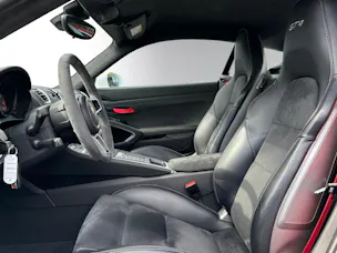 Porsche Cayman GT4