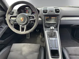 Porsche Cayman GT4