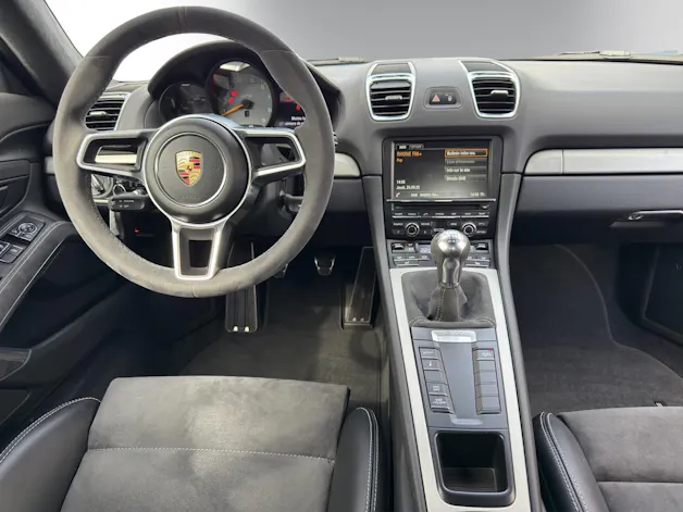 Porsche Cayman GT4