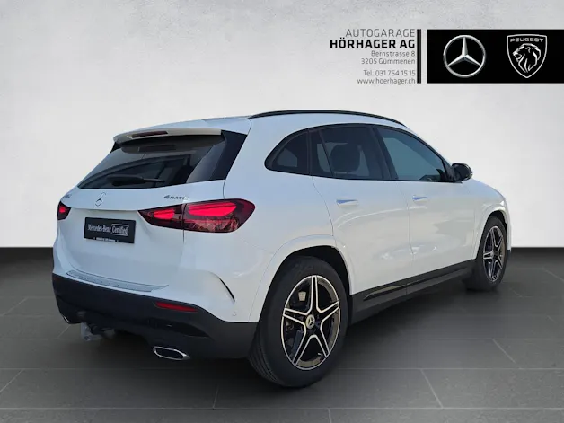 Mercedes-Benz GLA 220 4Matic 8G-DCT