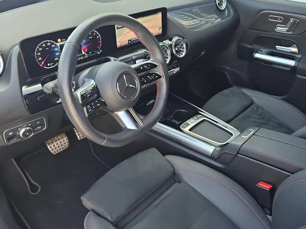 Mercedes-Benz GLA 220 4Matic 8G-DCT