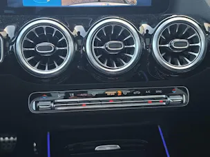 Mercedes-Benz GLA 220 4Matic 8G-DCT