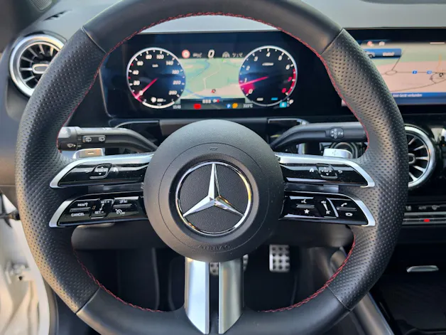 Mercedes-Benz GLA 220 4Matic 8G-DCT
