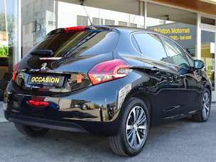 Peugeot 208 1.2 PureTech Roland Garros EAT6