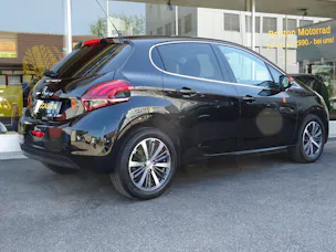Peugeot 208 1.2 PureTech Roland Garros EAT6