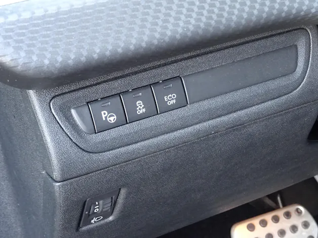 Peugeot 208 1.2 PureTech Roland Garros EAT6