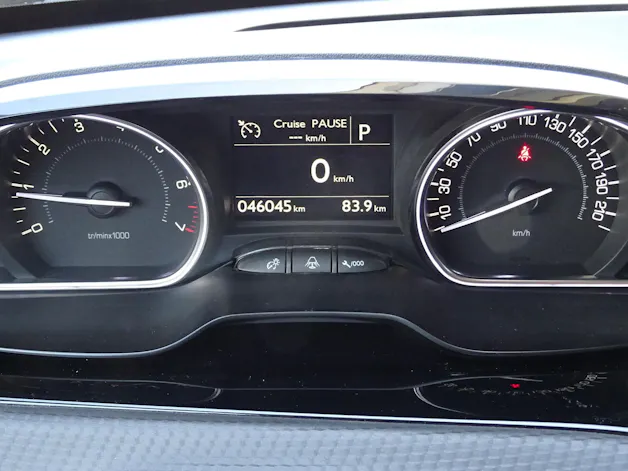 Peugeot 208 1.2 PureTech Roland Garros EAT6