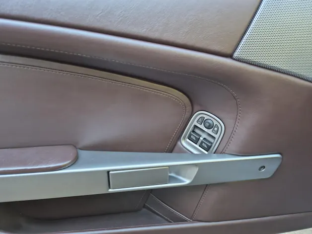 Aston Martin DB9 Touchtronic 2