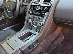Aston Martin DB9 Touchtronic 2