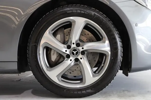 Mercedes-Benz E 400 AMG Line 4 Matic