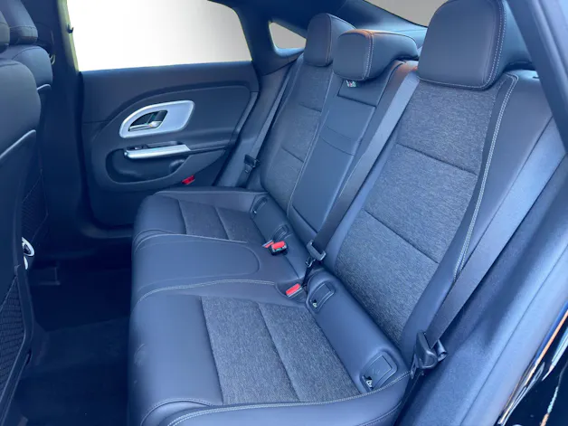 Mercedes-Benz CLA 180 8G-DCT