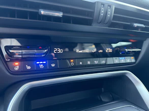https://vehicle.imgix.net/4327252/4972cbe0-ff61-44ad-9849-02cb8883ab7c.jpg