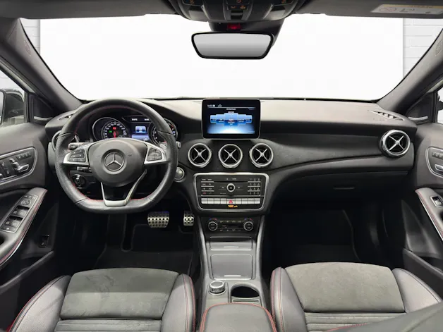 Mercedes-Benz GLA 250 Swiss Star AMG Line