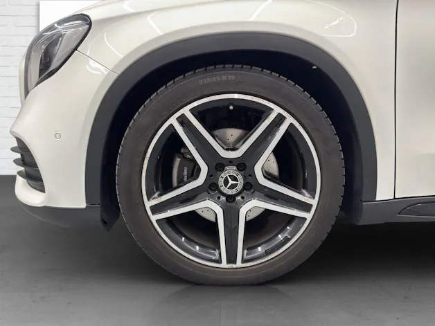 Mercedes-Benz GLA 250 Swiss Star AMG Line