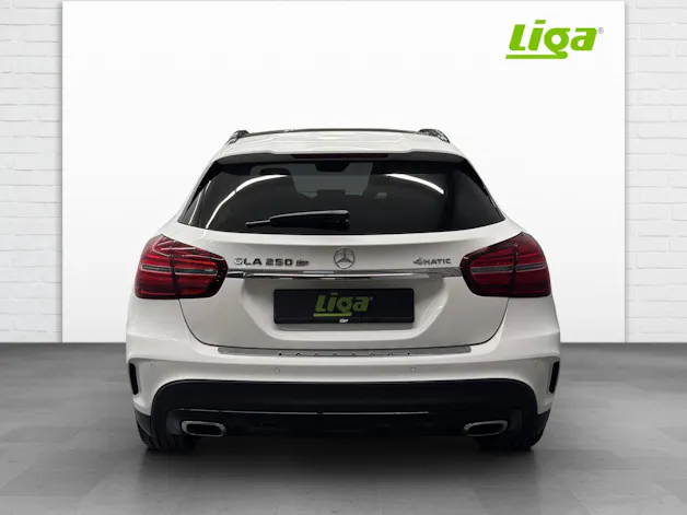 Mercedes-Benz GLA 250 Swiss Star AMG Line