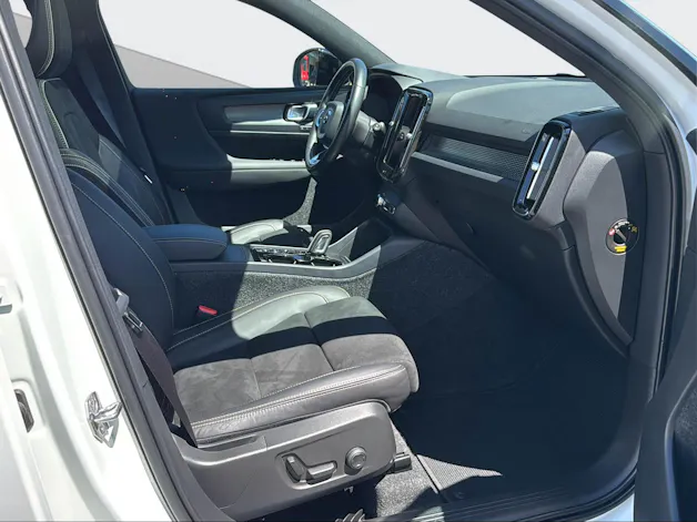 Volvo XC40 2.0 B5 MH R-Design AWD