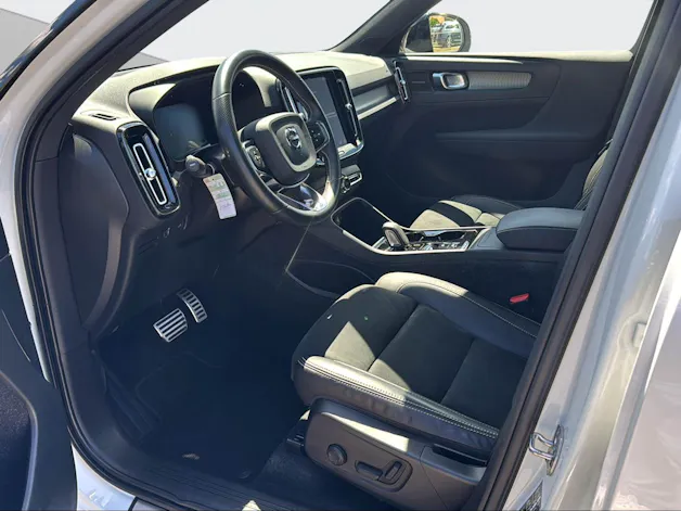 Volvo XC40 2.0 B5 MH R-Design AWD