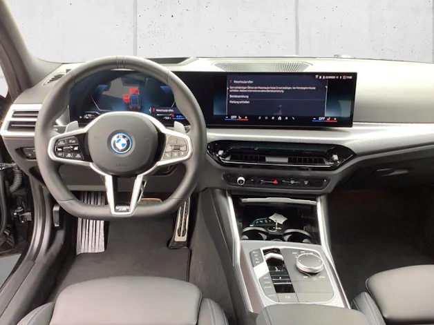 BMW 330e xDrive M Sport