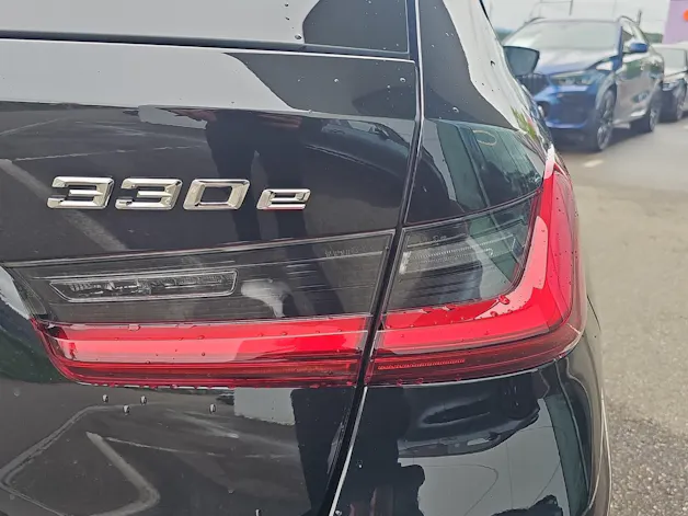 BMW 330e xDrive M Sport