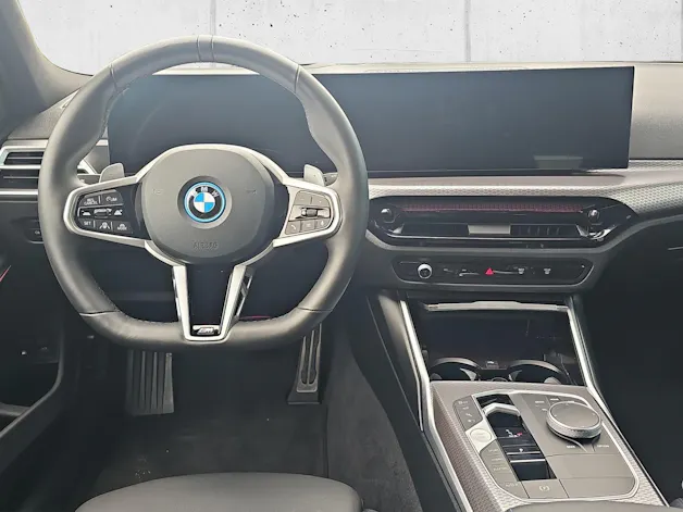 BMW 330e xDrive M Sport