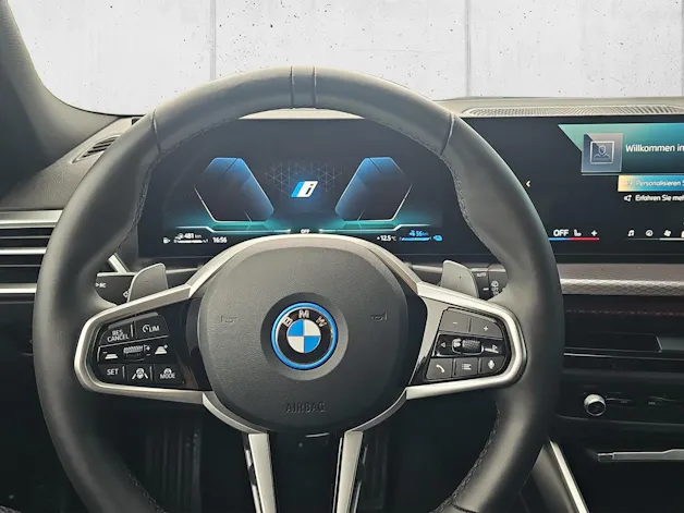BMW 330e xDrive M Sport