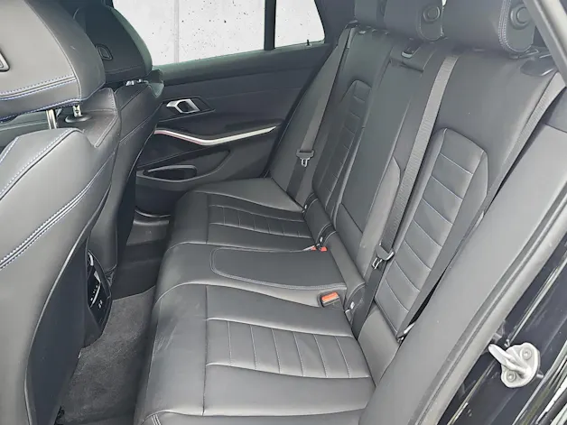 BMW 330e xDrive M Sport