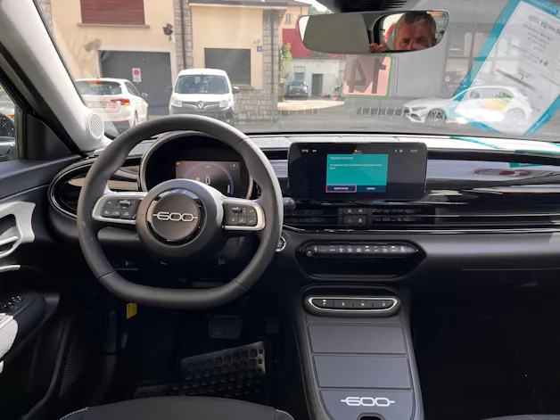 Fiat 600h Mild Hybrid Icon Swiss Edition