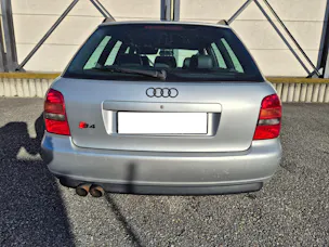 Audi S4 Avant quattro