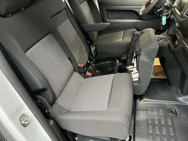 Fiat Scudo-e Kaw. 75 kWh/136 L2 verglast Swiss Worker