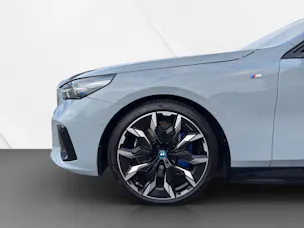 BMW i5 M60 xDrive