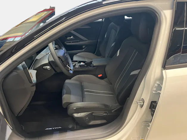 Opel Astra ST 1.2T/130 GS